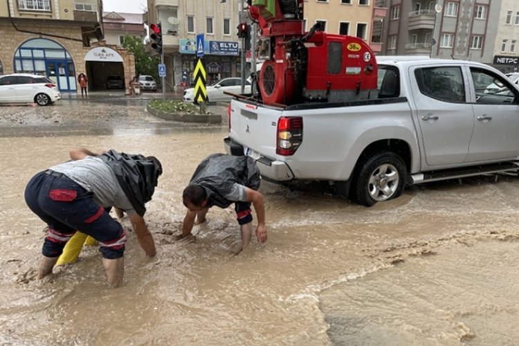 Nevşehir, Sivas ve Kırşehir'de sağanak yağış hayatı olumsuz etkiledi