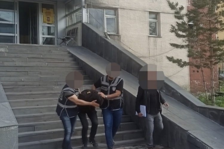 900 bin liralık altın &ccedil;alan hırsız tutuklandı