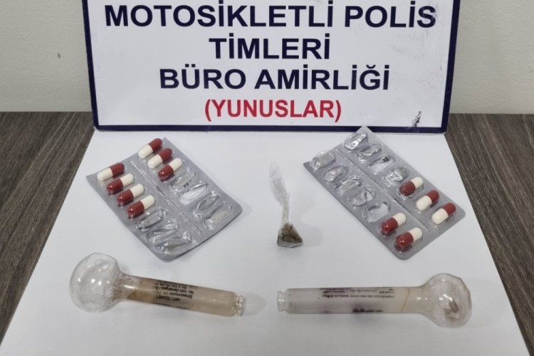 Durdurulan ara&ccedil;ta uyuşturucu ele ge&ccedil;irildi