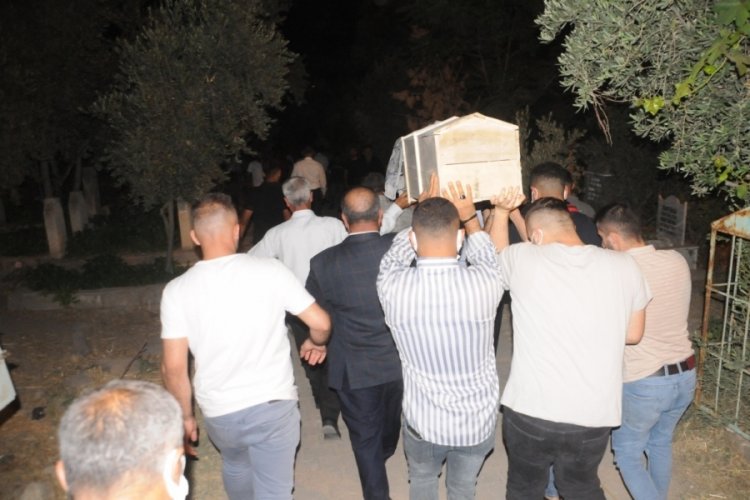 Bursa'da &ouml;l&uuml; olarak bulunan Kezban, Cizre'de defnedildi