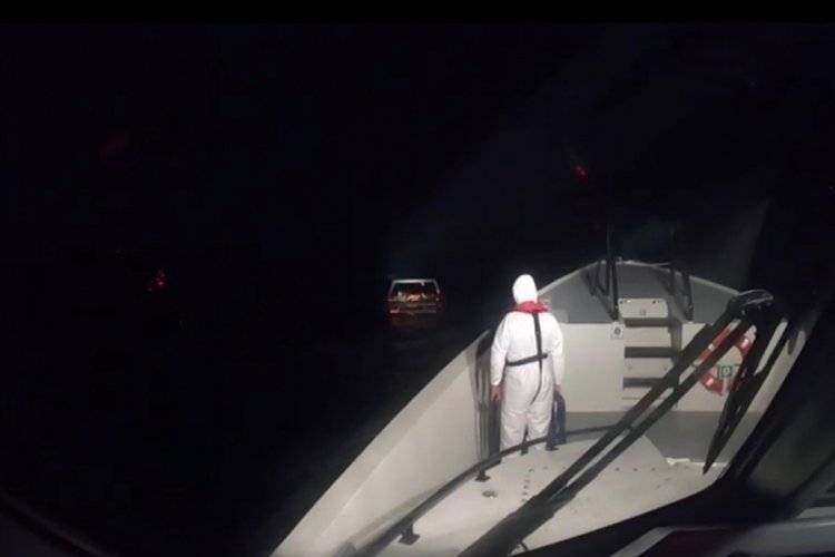 Balıkesir'de 10 d&uuml;zensiz g&ouml;&ccedil;men kurtarıldı