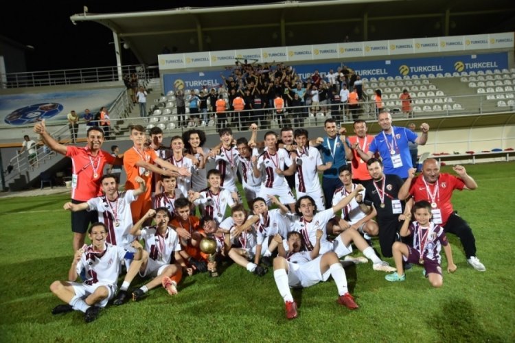 İneg&ouml;lspor U15 takımı T&uuml;rkiye şampiyonu