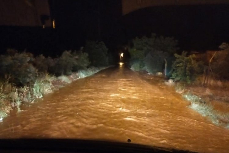 Manisa'da heyelan ger&ccedil;ekleşti