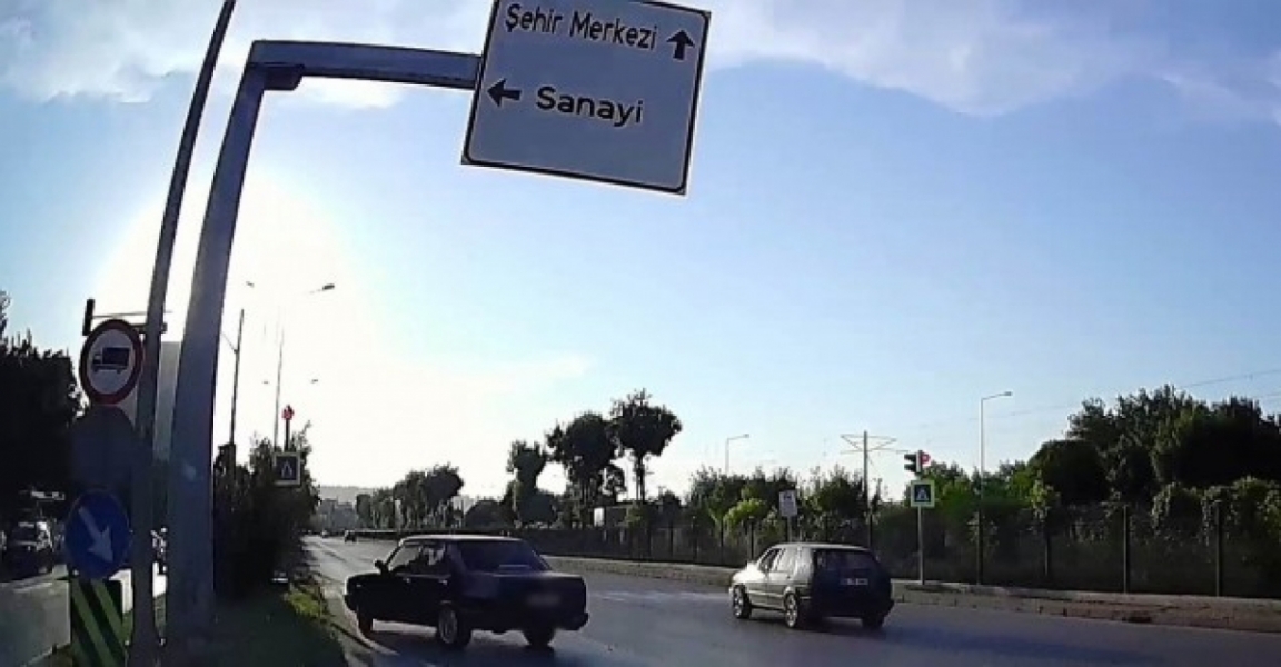 Samsun'da ışıktan hızla kalkan otomobilden drift
