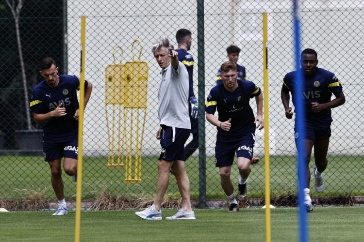 Fenerbah&ccedil;e, Jorge Jesus y&ouml;netiminde ilk antrenmanını ger&ccedil;ekleştirdi