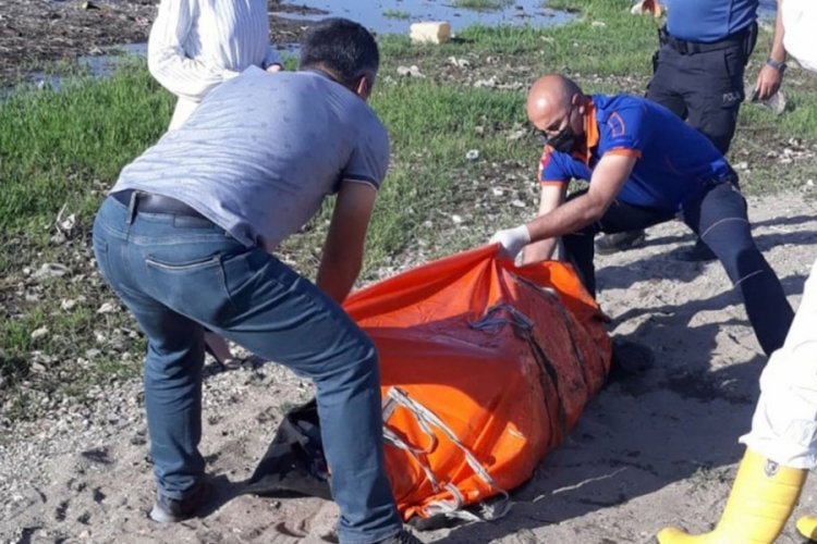 Van G&ouml;l&uuml;'nde bulunan cesedin sırrı &ccedil;&ouml;z&uuml;ld&uuml;