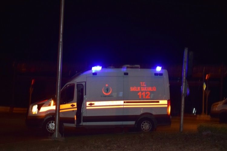 Ref&uuml;je &ccedil;arpan ara&ccedil; takla attı: Yaralılar var