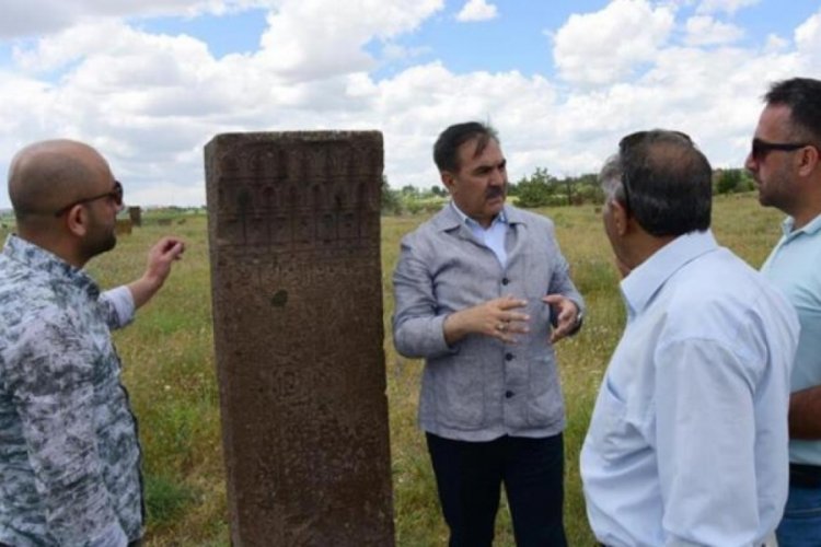Bulana &ouml;d&uuml;l var! Kayıp 'Ahlat Tarihi' kitabı i&ccedil;in harekete ge&ccedil;ildi