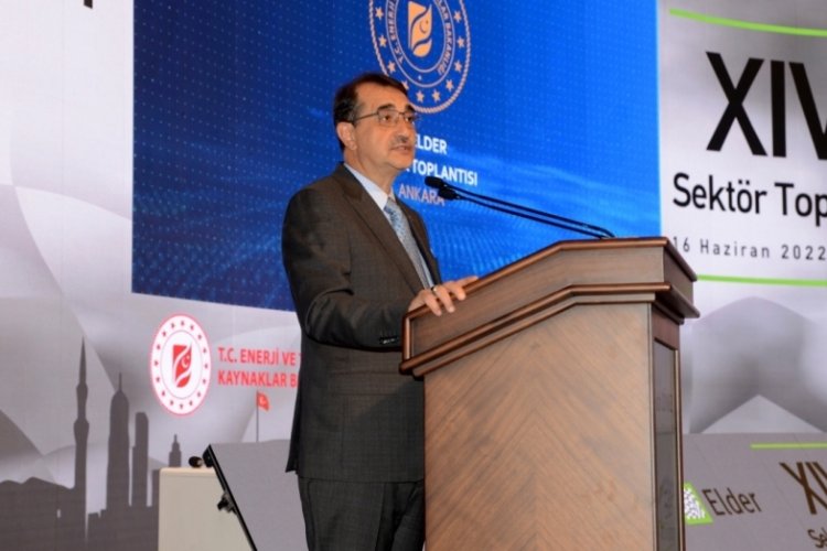 Bakan D&ouml;nmez: Elektrikli ara&ccedil;lar i&ccedil;in 1 milyar dolarlık b&uuml;t&ccedil;e ayırdığını a&ccedil;ıkladı