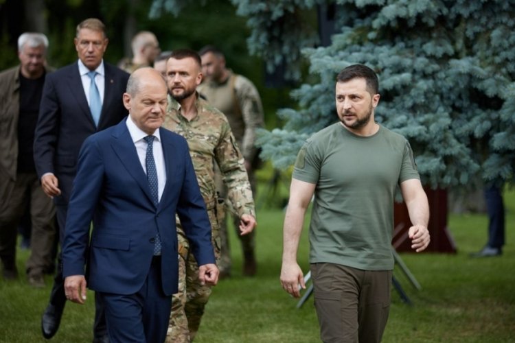 Avrupalı liderlerden Ukrayna'nın AB &uuml;yeliğine yeşil ışık