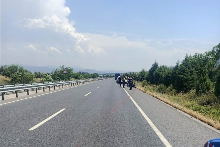 Kontrol&uuml;n&uuml; kaybeden motosikletli gen&ccedil; hayatını kaybetti