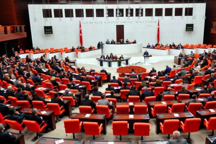 Sağlık &ccedil;alışanlarına m&uuml;jde: Mali haklarla ilgili yasa meclisten ge&ccedil;ti
