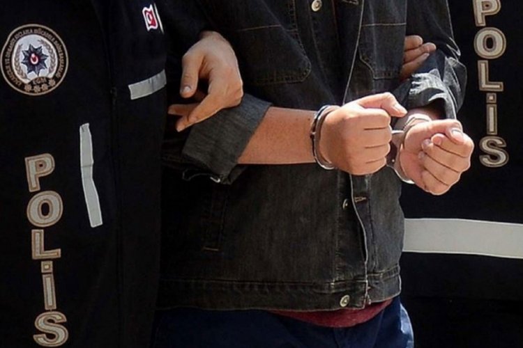 Metroda kadınların g&ouml;r&uuml;nt&uuml;lerini kaydettiği &ouml;ne s&uuml;r&uuml;len ş&uuml;pheliye g&ouml;zaltı