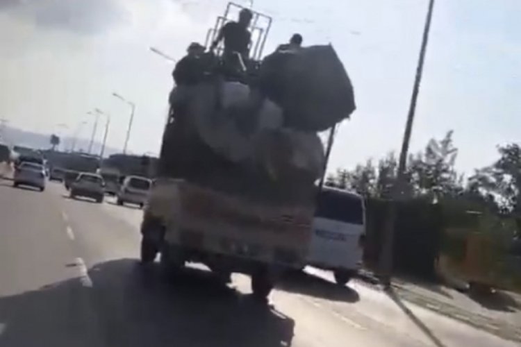 Bursa'da tehlikeli taşımacılık... G&ouml;renler g&ouml;zlerine inanamadı