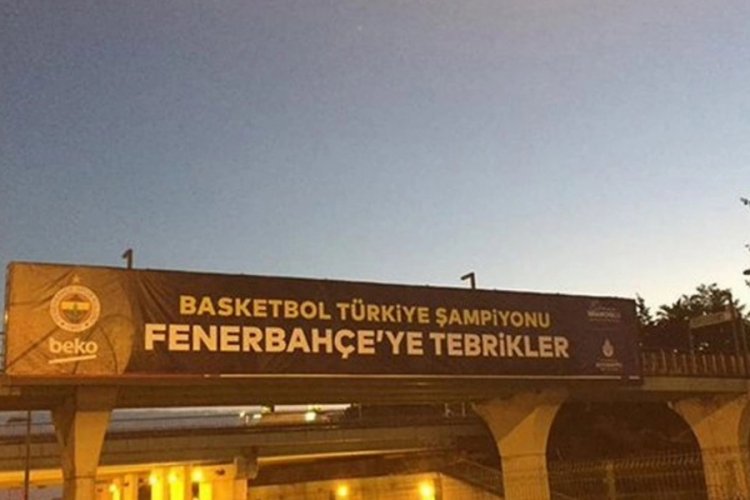 Bakanlık'tan Fenerbah&ccedil;e'yi tebrik eden pankartların kaldırıldığı iddialarına ilişkin a&ccedil;ıklama