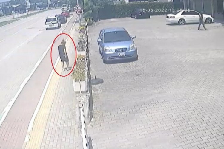 Bursa'da talihsiz s&uuml;r&uuml;c&uuml;ye hırsız şoku