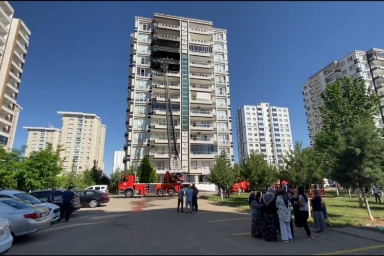 12 katlı binada&nbsp;korkutan yangın: Bir&ccedil;ok kişi dumandan etkilendi