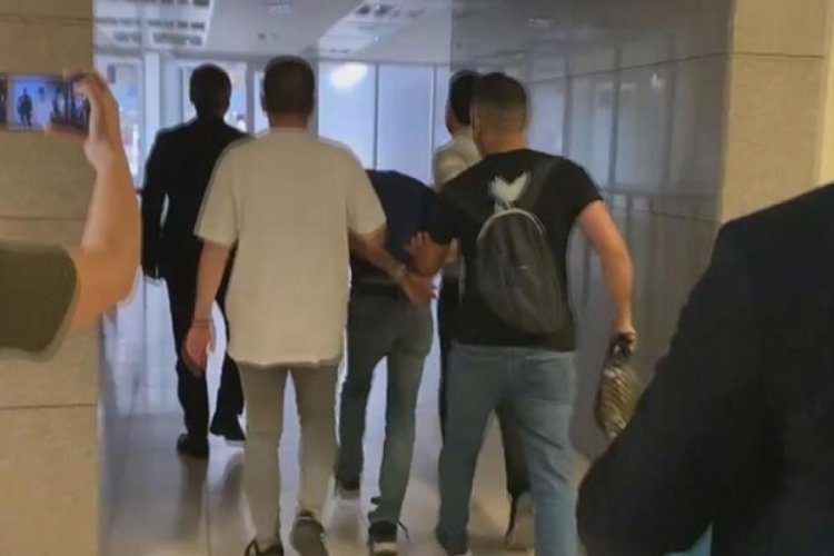 İstanbul Adalet Sarayı'nda ş&uuml;pheli ka&ccedil;maya &ccedil;alıştı!