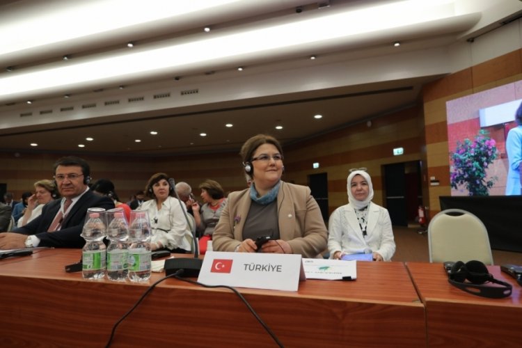 Derya Yanık, Roma'da yaşlanma ile ilgili &uuml;lke beyanını sundu