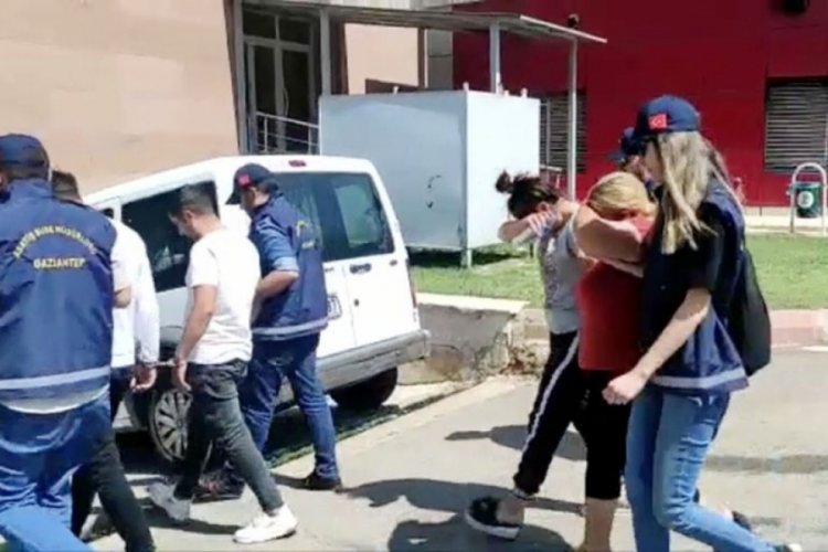 Evlilik vaadiyle dolandırıcılık yapan 4 ş&uuml;pheliye tutuklama