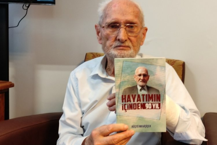 Bursa'da yaşayan yazar 90 yılını kaleme aldı