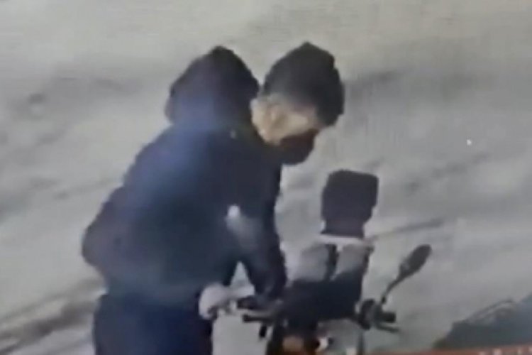 Elektrikli bisiklet hırsızını taktığı maske de kurtaramadı