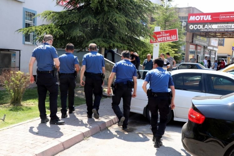 Kayseri'de 'bor&ccedil;' kavgasında 2 kişi yaralandı