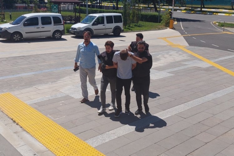 Bir hafta &ouml;nce boşandığı eski eşini ve 3 yaşındaki oğlunu katletti