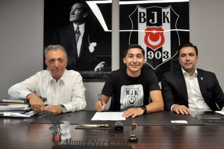 Emirhan İlkhan, 3 yıl daha Beşiktaş'ta