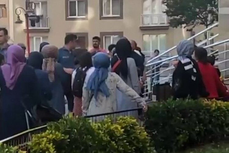 Merdiven boşluğundan bakarken d&uuml;şen &ccedil;ocuk hayatını kaybetti