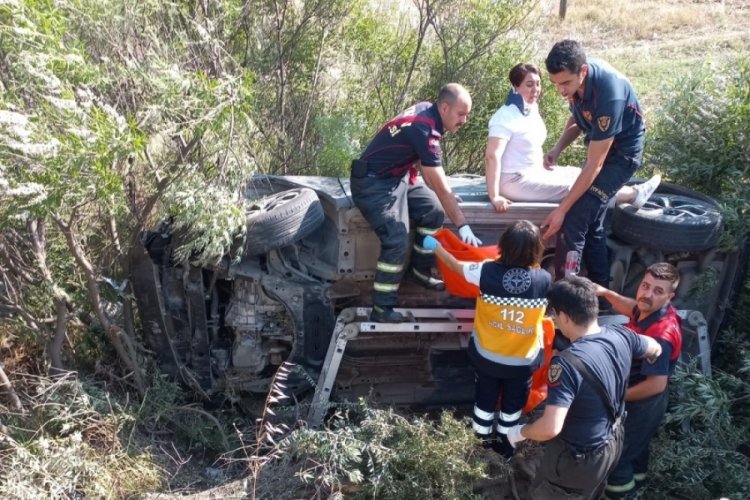 Trafik kazasında yaralıları itfaiye kurtardı