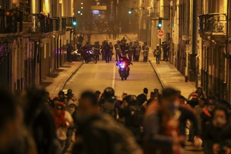 Ekvador'da IMF protestoları: 3 b&ouml;lgede OHAL ilan edildi