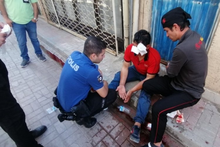 Kadınların g&ouml;r&uuml;nt&uuml; ve fotoğraflarını &ccedil;ektiği iddia edilen ş&uuml;pheliye meydan dayağı