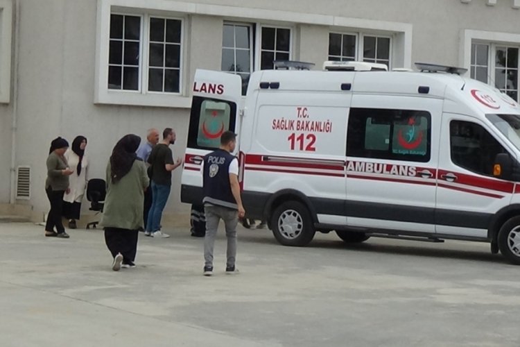 Sınav merkezinde merdivenlerden d&uuml;şen &ouml;ğrenci hastanelik oldu