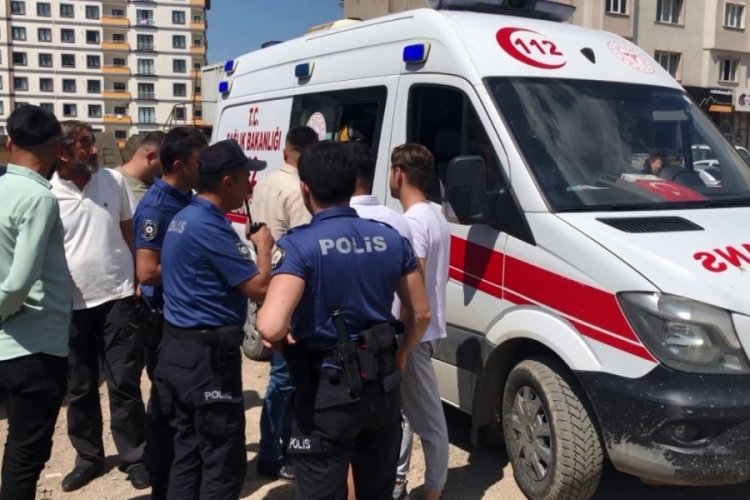 YKS sonrası bı&ccedil;aklı kavga: 1 yaralı