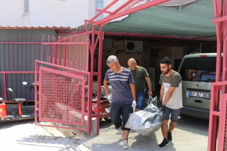 Antalya'da turist otel odasında &ouml;l&uuml; bulundu