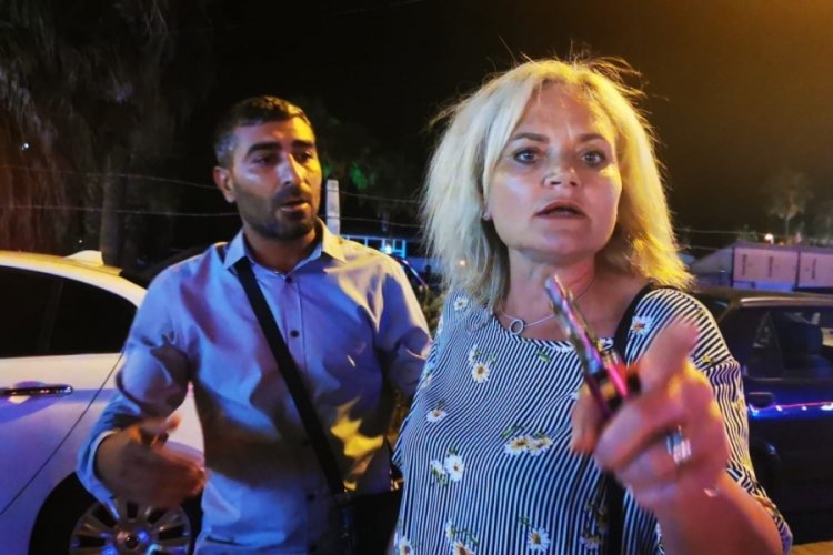 Kavga eden şahıslar, kavgayı g&ouml;r&uuml;nt&uuml;leyen muhabire saldırdı