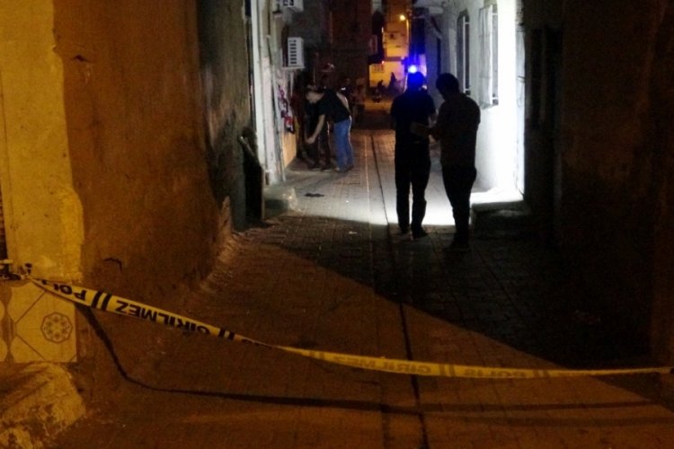 Sokak ortasında silahlı saldırı: 2 yaralı
