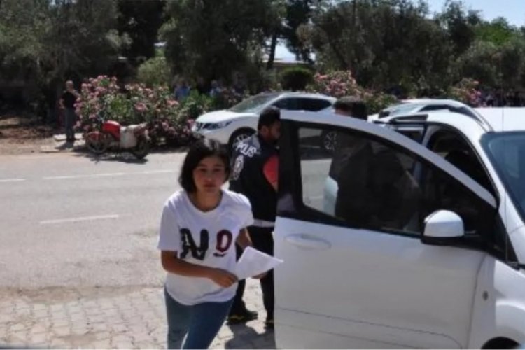 Evde unuttuğu kimliğini polisle getirdi, 1 dakikayla sınavı ka&ccedil;ırdı
