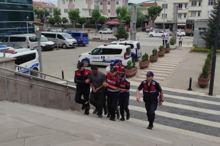 Bursa'da bir şahıs kendilerini polis olarak tanıtan kişiler tarafından dolandırıldı