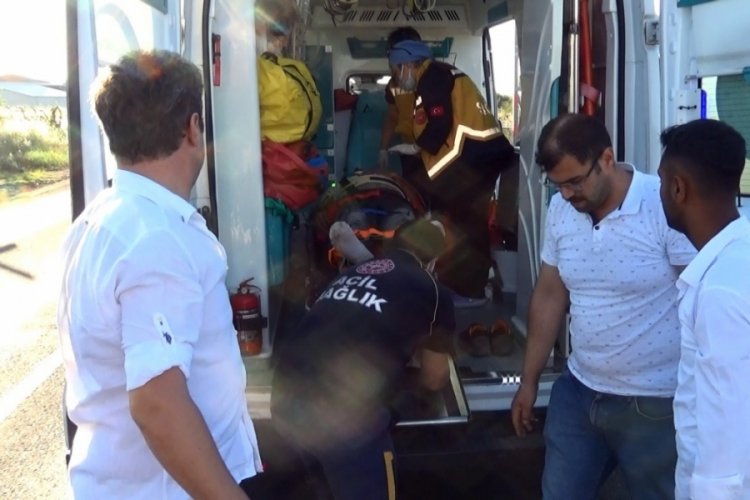 Alkoll&uuml; s&uuml;r&uuml;c&uuml; motosiklete &ccedil;arptı: 1 ağır yaralı
