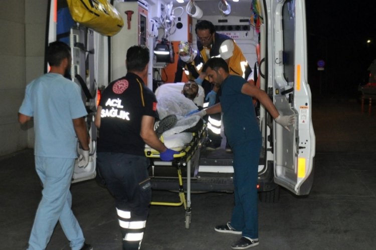 Babalar G&uuml;n&uuml;'nde tartıştığı oğlunu vurdu