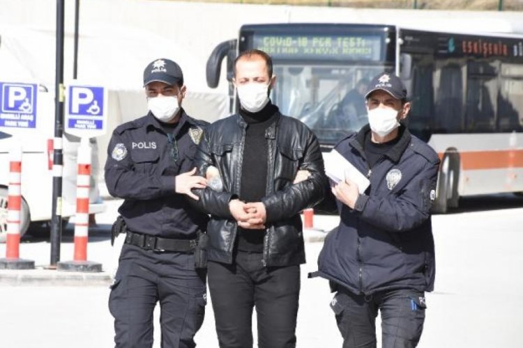 Otob&uuml;s şof&ouml;r&uuml;n&uuml; bı&ccedil;akla yaralayan sanığa tahliye kararı
