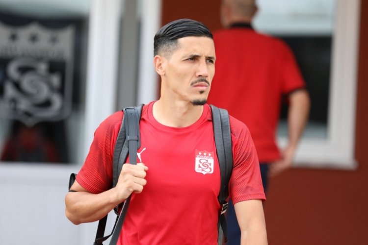 Fay&ccedil;al Fajr, Sivasspor'dan ayrıldı