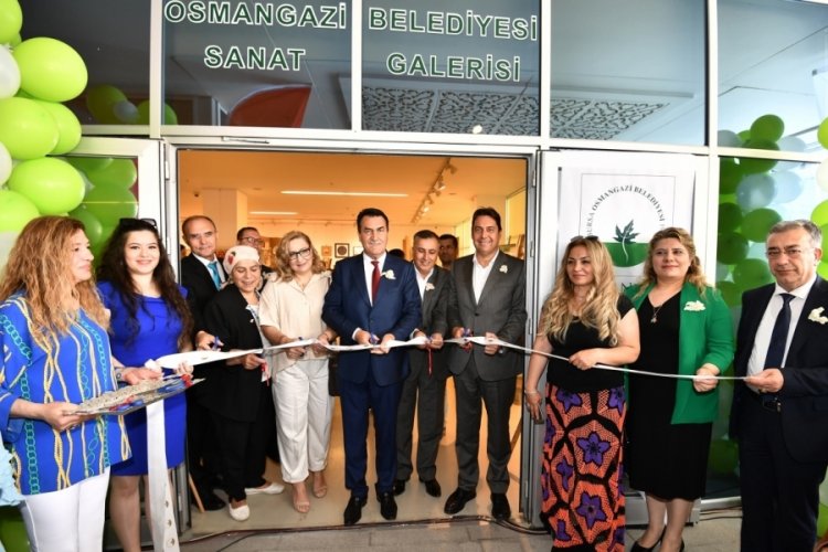 Bursa'da kursiyerlerin el emekleri sergiyle ta&ccedil;landı