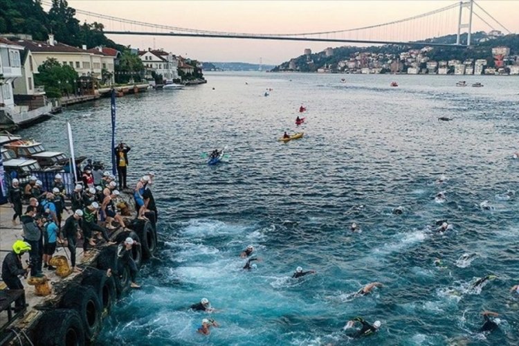 Boğazi&ccedil;i Kıtalararası Y&uuml;zme Yarışı'nın se&ccedil;melerine 2 bine yakın y&uuml;z&uuml;c&uuml; katıldı