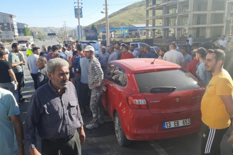 Otomobilin &ccedil;arptığı 8 yaşındaki &ccedil;ocuk hayatını kaybetti