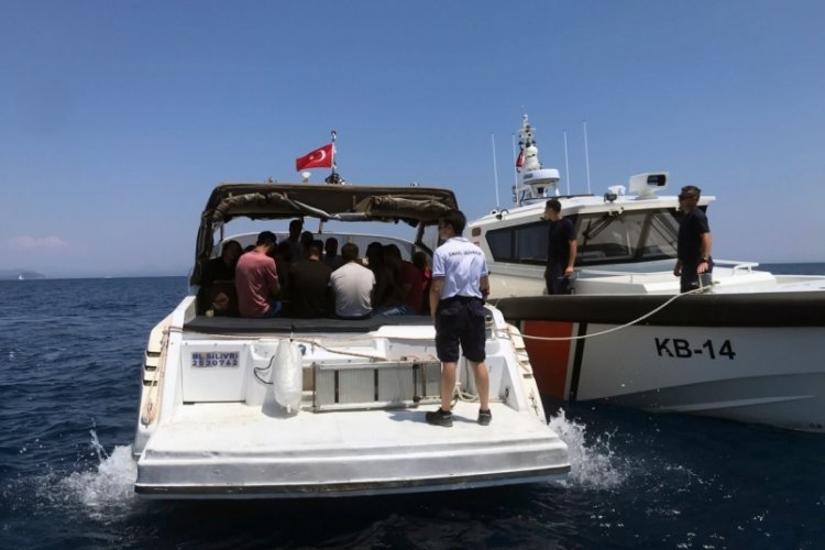 G&ouml;&ccedil;men ka&ccedil;ak&ccedil;ıları tutuklandı