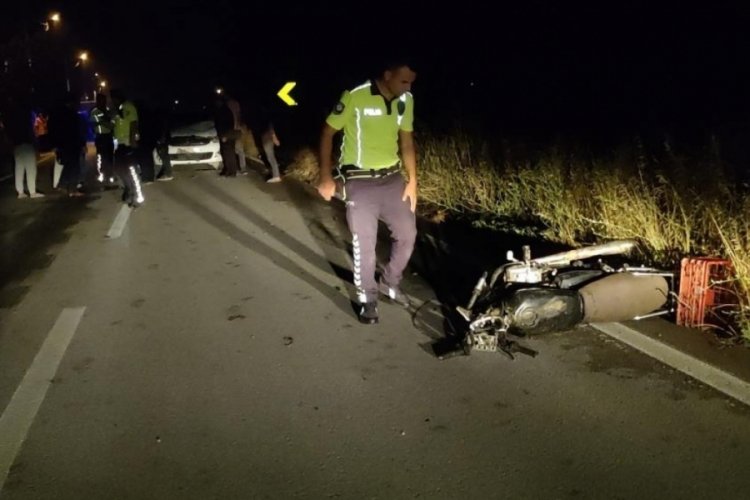 Bursa'da ara&ccedil;la motosikletle kafa kafaya &ccedil;arpıştı: 1 ağır yaralı