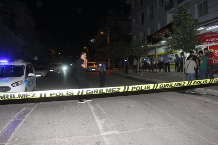 İ&ccedil;erisinde &ccedil;alışanların olduğu markete silahlı saldırı